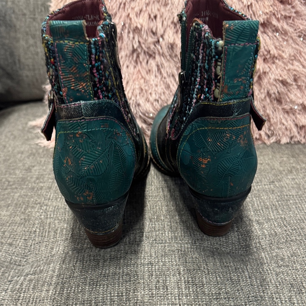L’Artiste Teal and Multicolor Leather Ankle Boots - Picture 2 of 6